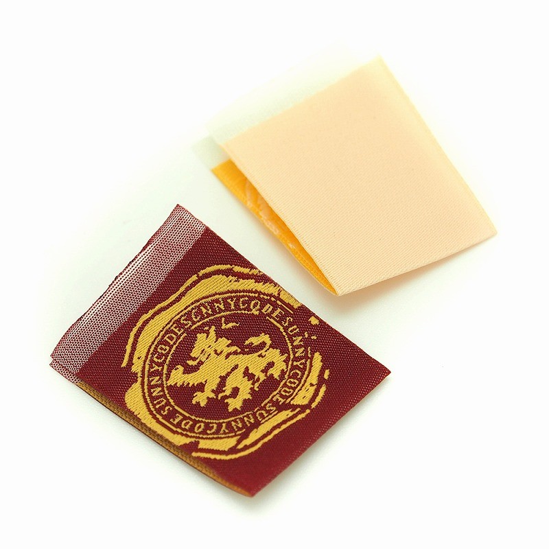 服裝織嘜在設(shè)計(jì)中需要注意哪些方面?